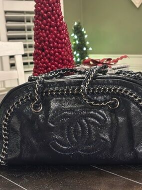 CHANEL dark blue Quilted CC Logo Shoulder Bag with Chain Trim